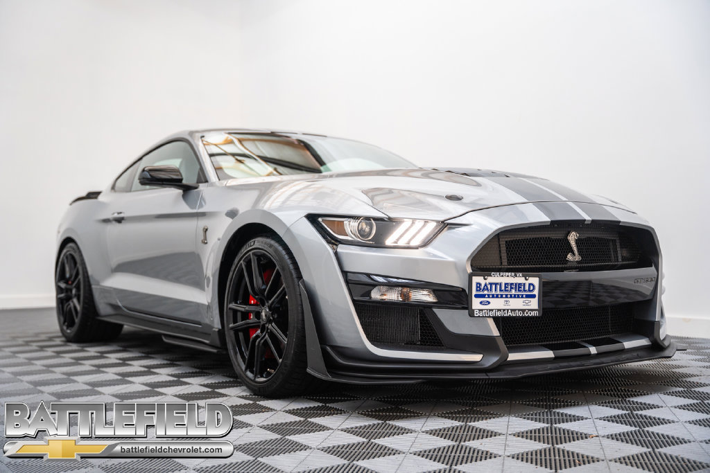 Used 2020 Ford Mustang Shelby GT500 w/ Technology Package RWD image 1