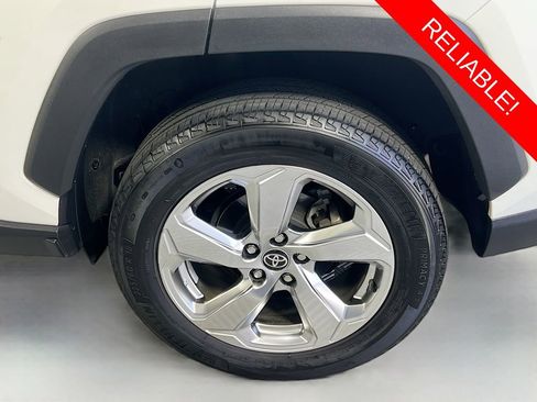 Used 2021 Toyota RAV4 XLE Premium AWD/4WD image 32