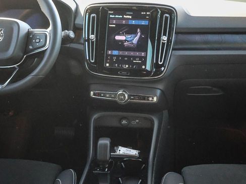 Used 2023 Volvo XC40 Recharge Ultimate AWD/4WD image 25