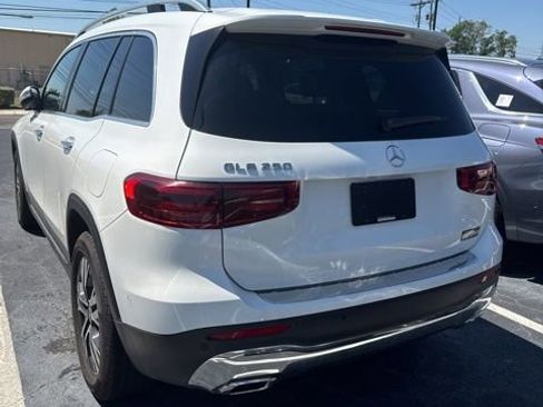 Used 2025 Mercedes-Benz GLB 250 w/ Exclusive Package image 8