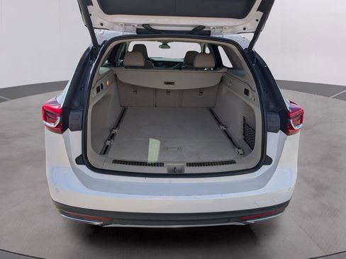 Used 2018 Buick Regal Essence w/ Driver Confidence Package #1 image 10