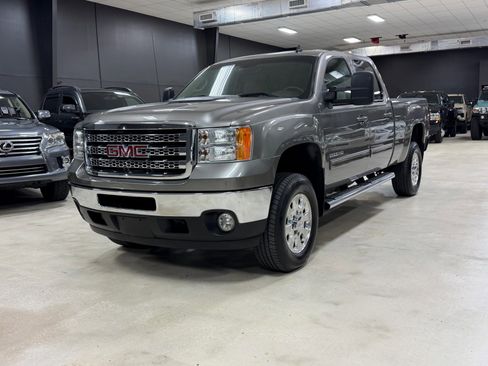 Used 2013 GMC Sierra 2500 SLT w/ SLT Convenience Package image 3