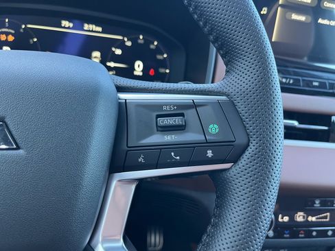 New 2026 Mitsubishi Outlander SEL image 24