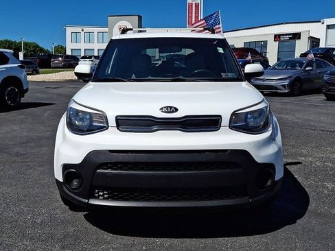Used 2017 Kia Soul FWD image 2