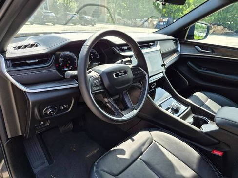 Used 2026 Jeep Grand Cherokee Limited AWD/4WD image 13