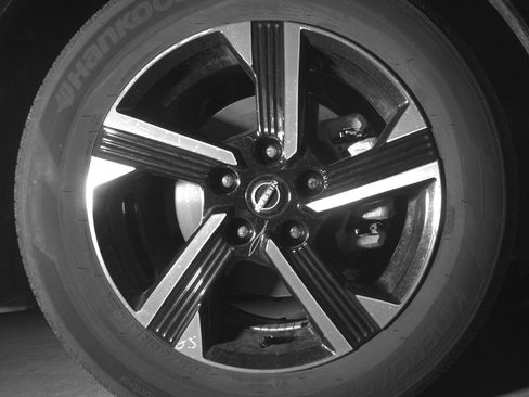 Used 2025 Nissan Sentra SV FWD image 13