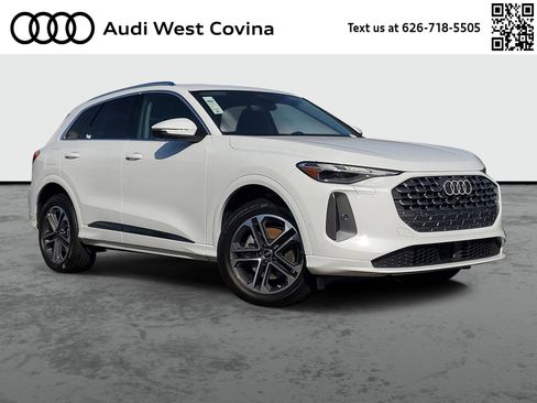 Used 2025 Audi Q5 Premium w/ Convenience Package image 1