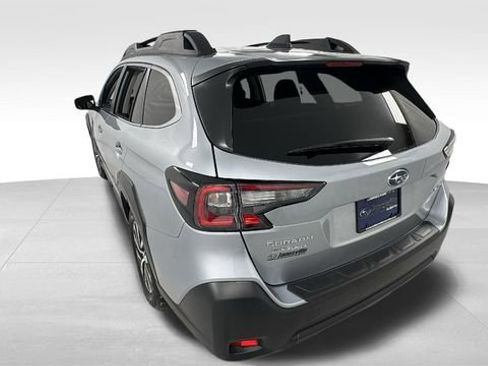 Certified 2025 Subaru Outback Premium image 5