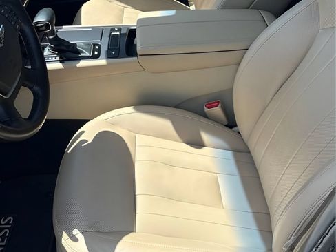 Used 2018 Genesis G80 3.8 RWD image 13
