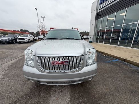 Used 2011 GMC Yukon Denali image 6