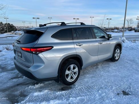 Used 2023 Toyota Highlander LE image 8