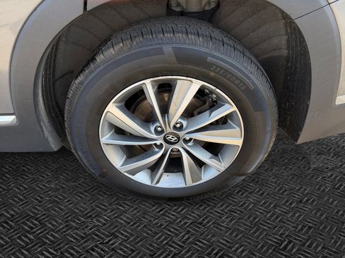 Used 2019 Hyundai Santa Fe SEL AWD/4WD image 11