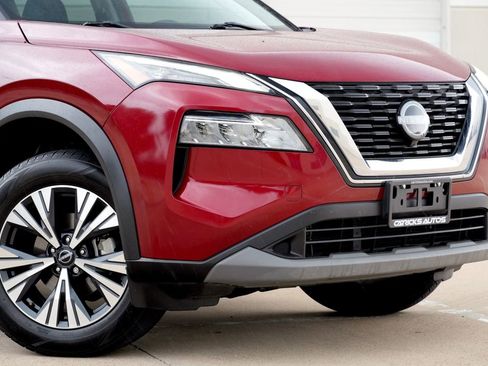Used 2023 Nissan Rogue SV FWD image 16
