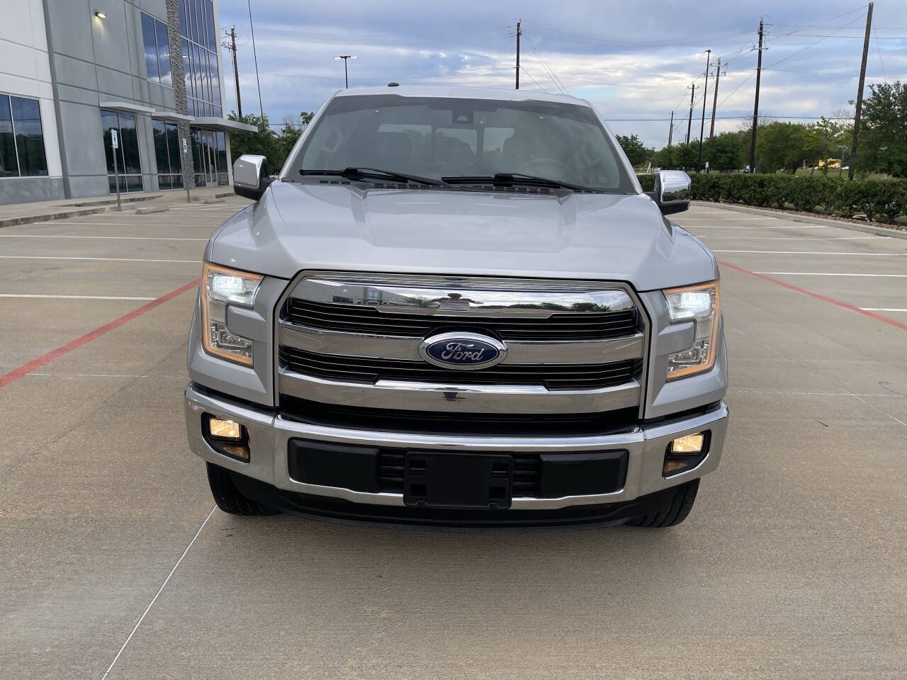 Used 2015 Ford F150 Lariat w/ Equipment Group 502A Luxury RWD image 2