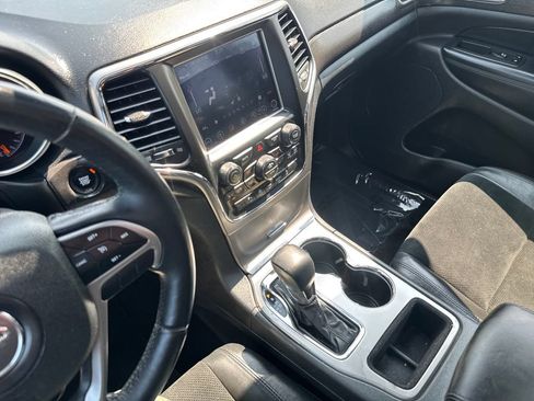 Used 2018 Jeep Grand Cherokee Altitude AWD/4WD image 22