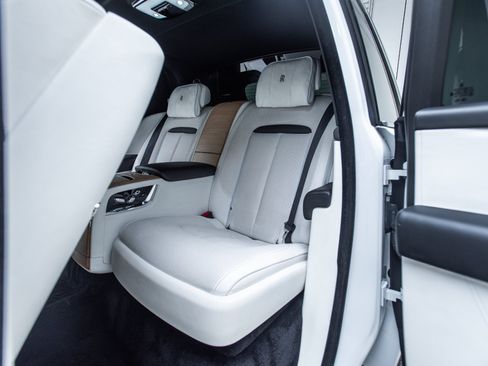 Used 2019 Rolls-Royce Cullinan AWD/4WD image 41