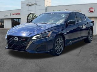 Used 2023 Nissan Altima 2.5 SR w/ SR Premium Package AWD/4WD video 3