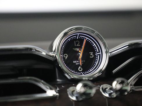 Certified 2021 Bentley Bentayga image 26