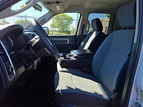 Used 2024 RAM 1500 Classic SLT AWD/4WD image 13