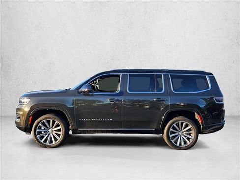Used 2023 Jeep Grand Wagoneer 4WD image 9