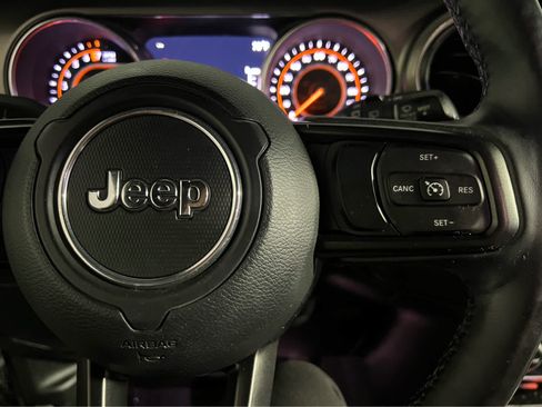 Used 2018 Jeep Wrangler Unlimited Sport S AWD/4WD image 18