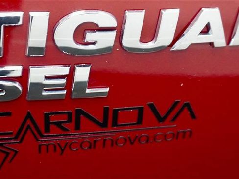 Used 2018 Volkswagen Tiguan SEL image 50