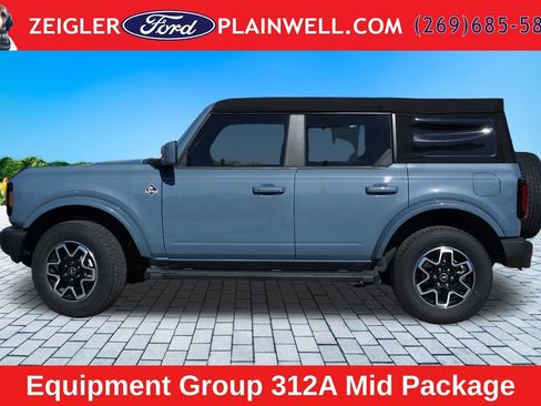 Used 2024 Ford Bronco Outer Banks AWD/4WD image 2