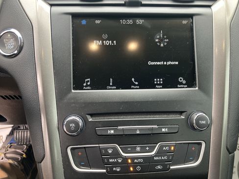 Used 2018 Ford Fusion SE w/ Fusion SE Technology Package FWD image 27