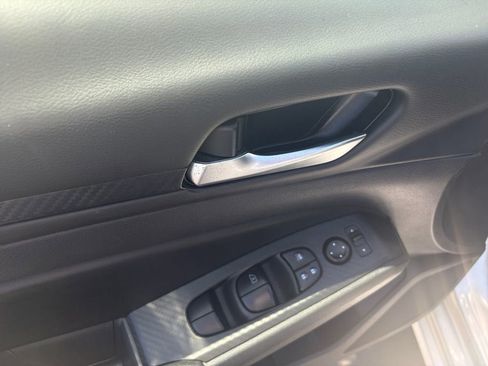 Used 2024 Nissan Altima 2.5 SV FWD image 11