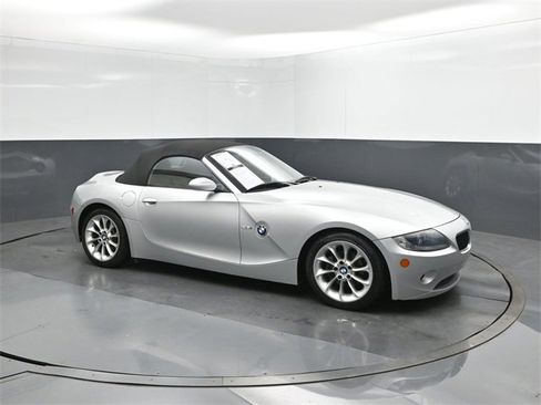 Used 2005 BMW Z4 2.5i image 17