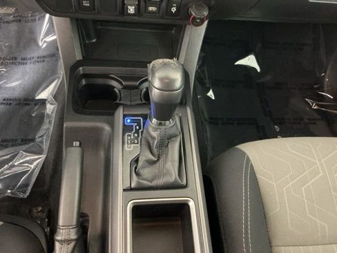 Used 2021 Toyota Tacoma TRD Off-Road AWD/4WD image 18
