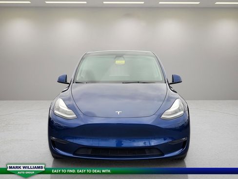 Used 2022 Tesla Model Y Long Range image 9