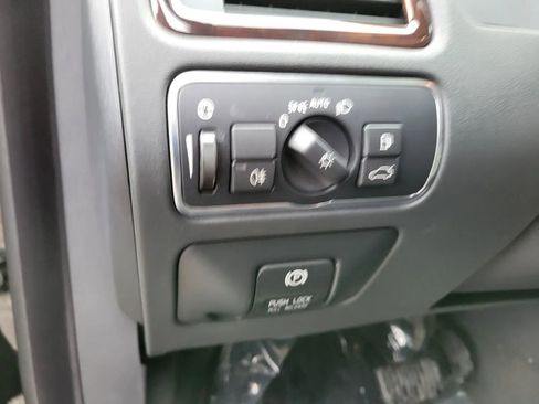 Used 2014 Volvo XC70 T6 image 17