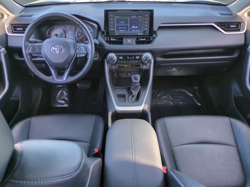 Used 2022 Toyota RAV4 XLE Premium image 10