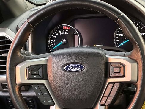 Used 2022 Ford F350 Lariat w/ Black Appearance Package image 16