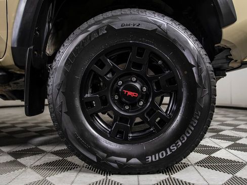 Used 2020 Toyota Tacoma TRD Off-Road w/ TRD Premium Off Road Package image 44