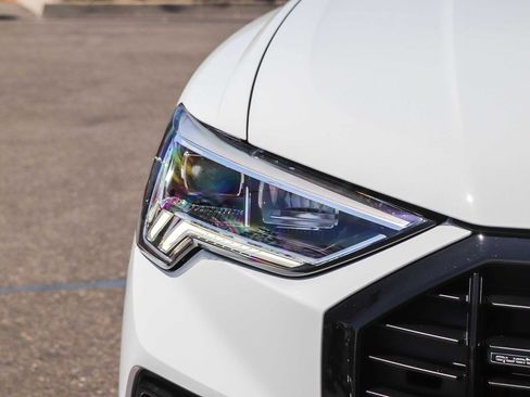 Certified 2025 Audi Q3 2.0T Premium Plus w/ Premium Plus Package AWD/4WD image 12