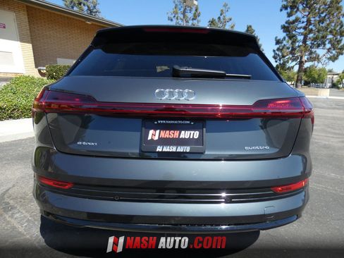 Used 2021 Audi e-tron Premium w/ Convenience Plus Package AWD/4WD image 10