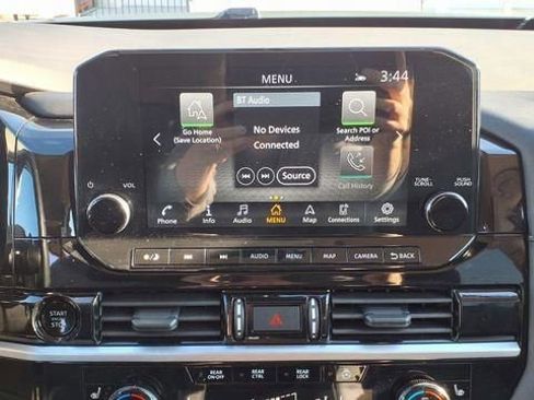 Used 2025 Nissan Pathfinder SL image 30