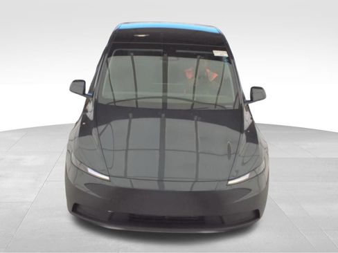 Used 2026 Tesla Model Y AWD image 3
