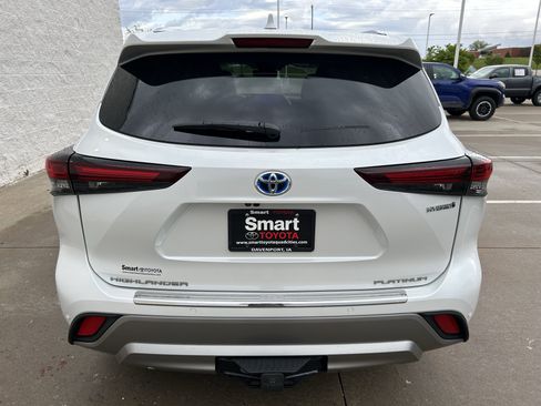 Used 2024 Toyota Highlander Platinum AWD/4WD image 5
