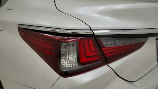 Used 2025 Lexus ES 350 w/ Premium Package FWD image 25