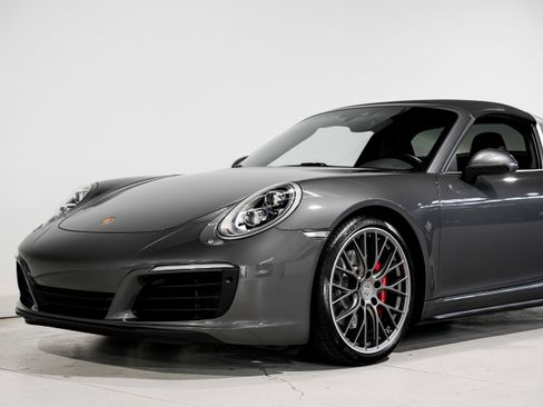 Used 2017 Porsche 911 Targa 4S image 32