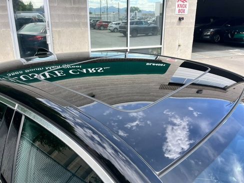 Used 2018 BMW 530i xDrive AWD/4WD image 12
