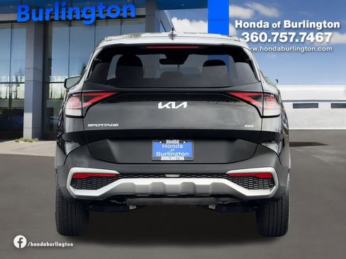 Used 2024 Kia Sportage LX image 5