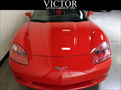 Used 2006 Chevrolet Corvette Convertible w/ Preferred Equipment Group image 3