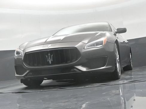 Used 2022 Maserati Quattroporte Modena Q4 AWD/4WD image 45
