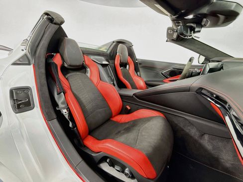 Used 2025 Chevrolet Corvette Z06 w/ Z07 Performance Package RWD image 31