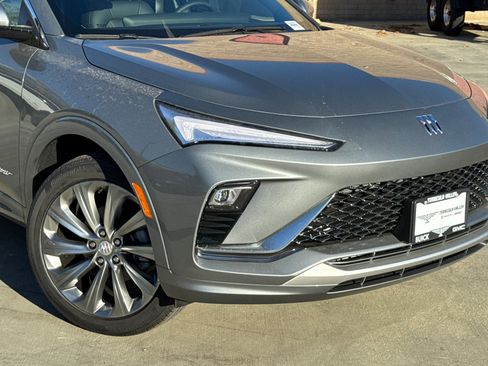 New 2026 Buick Envista Avenir image 3