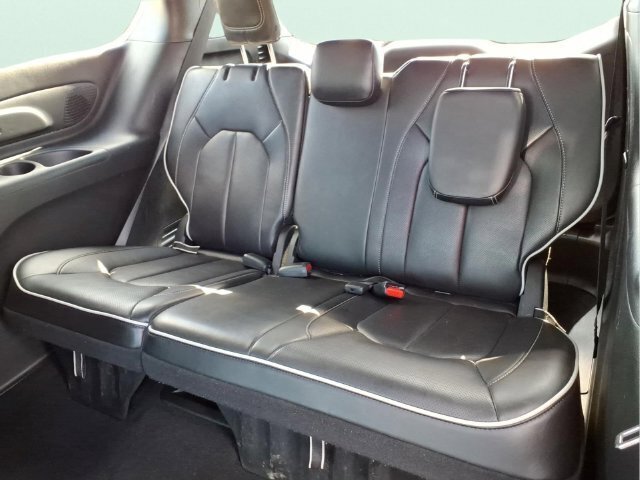 Used 2026 Chrysler Pacifica Limited w/ S Appearance Package FWD image 13